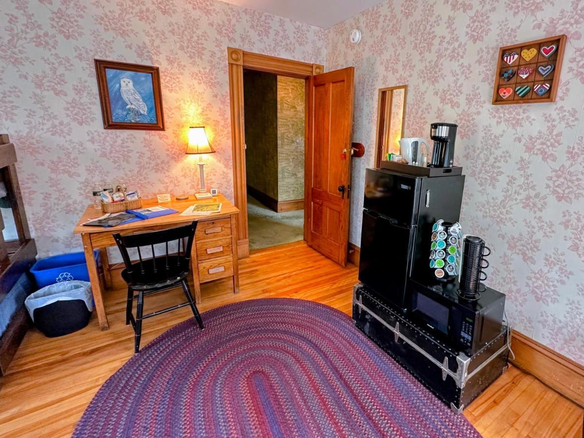 Private 2 Bedrooms And 1 Bathroom In Grand Victorian Home In The Heart Of The Whiite Mountains! Great Host Whitefield Exterior foto